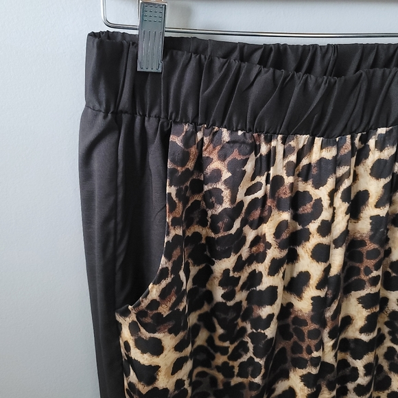 Leopard High Waisted Pants - Picture 3 of 5